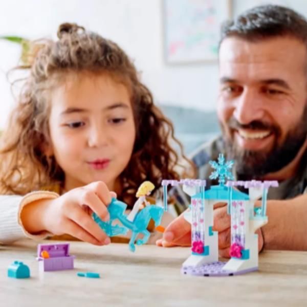 LEGO DISNEY Elsa e la stalla di ghiaccio di Nokk 43209 LEGO